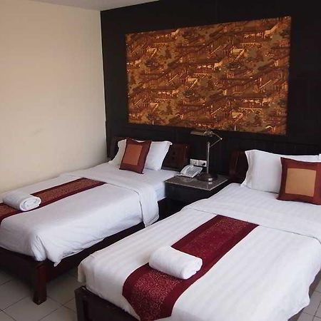 Jomtien Holiday Pattaya Hotel Luaran gambar
